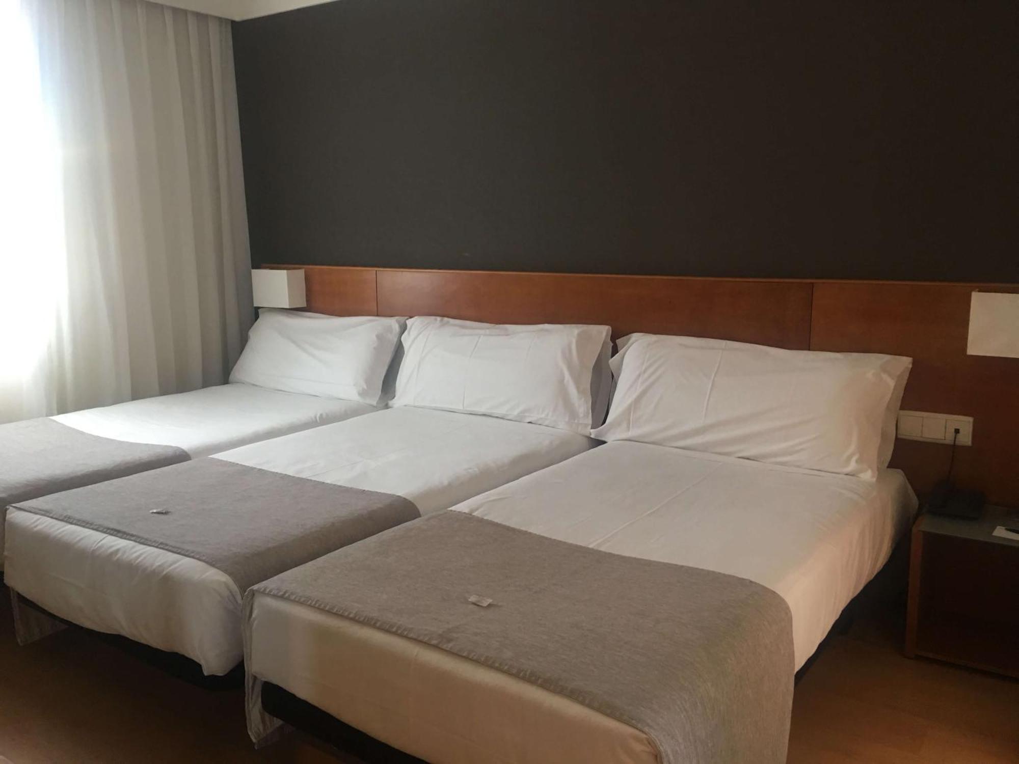 โฮเต็ล เซนิท โลโกรโน Hotel โลโกรโญ ภายนอก รูปภาพ