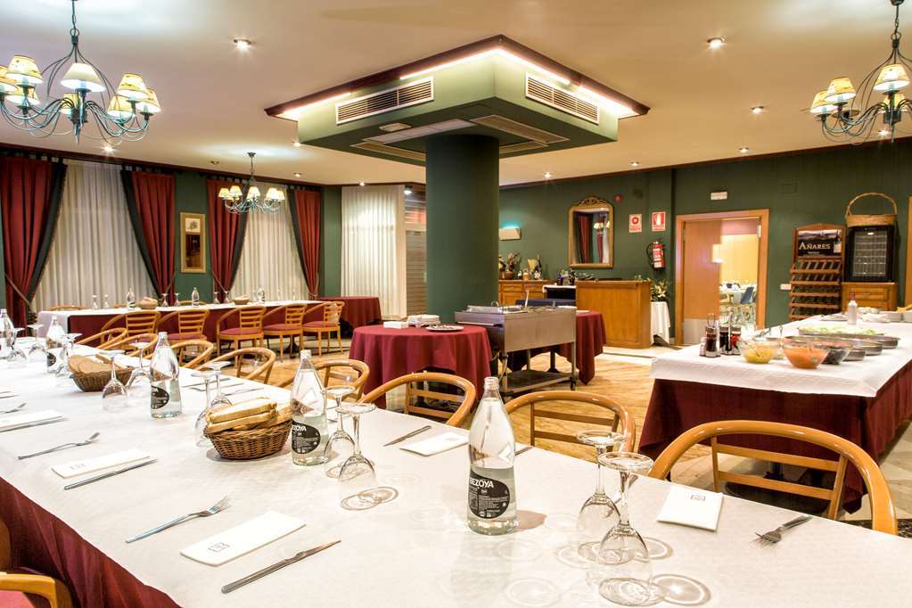 โฮเต็ล เซนิท โลโกรโน Hotel โลโกรโญ ร้านอาหาร รูปภาพ