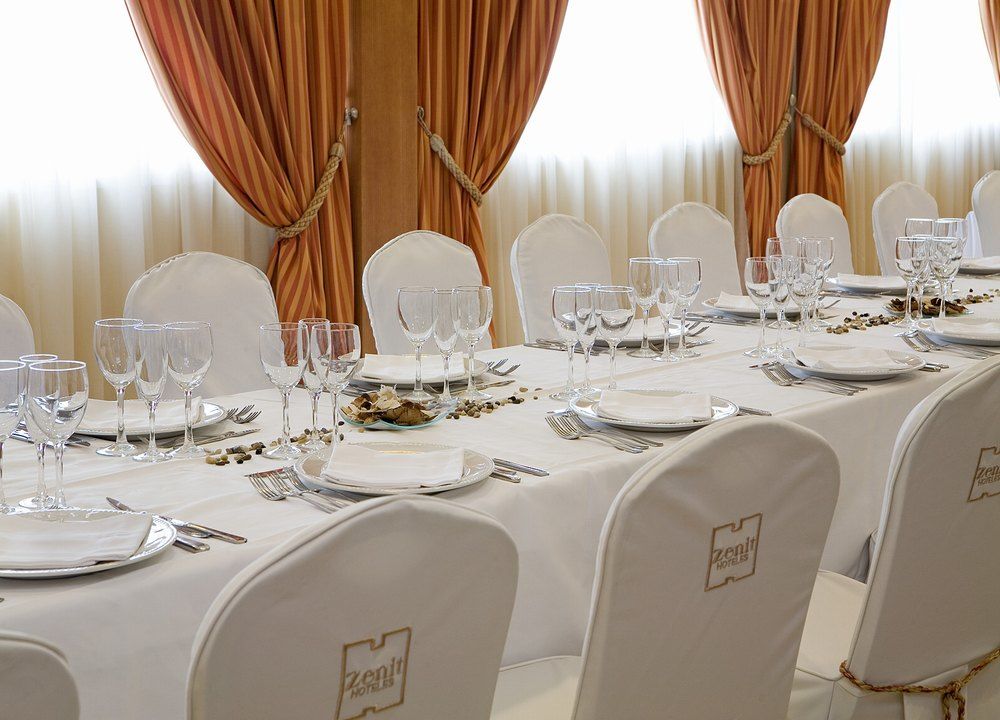 โฮเต็ล เซนิท โลโกรโน Hotel โลโกรโญ ภายนอก รูปภาพ
