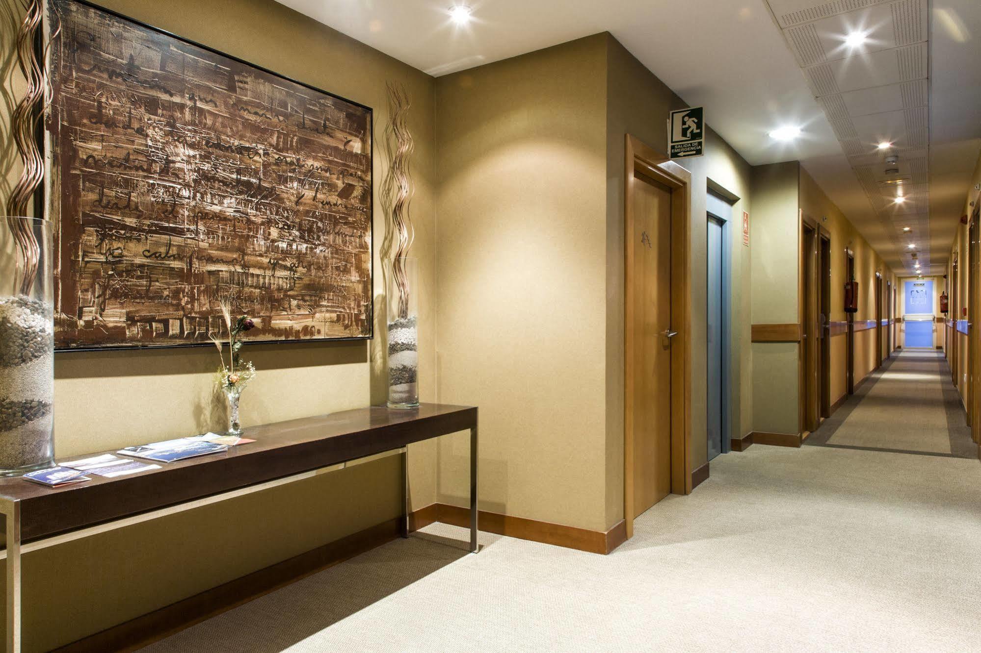 โฮเต็ล เซนิท โลโกรโน Hotel โลโกรโญ ภายนอก รูปภาพ