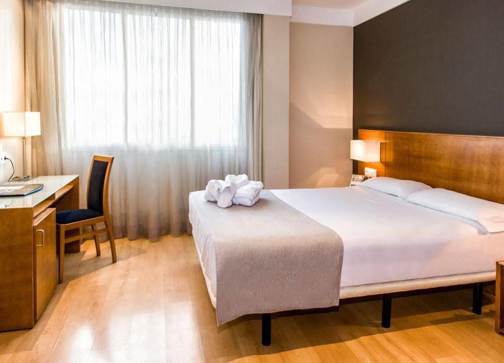 โฮเต็ล เซนิท โลโกรโน Hotel โลโกรโญ ภายนอก รูปภาพ